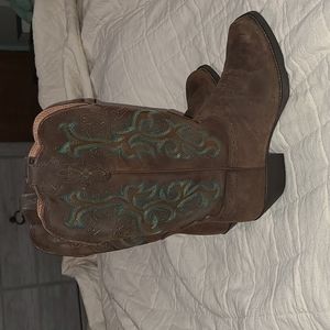 Womens western boots , size 8.5 , brown with teal detail, justin brand